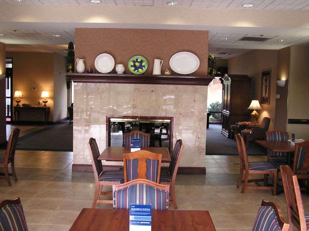 Hampton Inn & Suites Atlanta-Galleria Restaurant photo