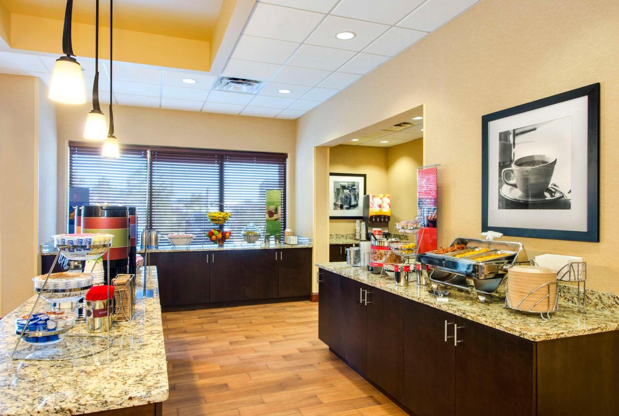 Hampton Inn & Suites Atlanta-Galleria Extérieur photo