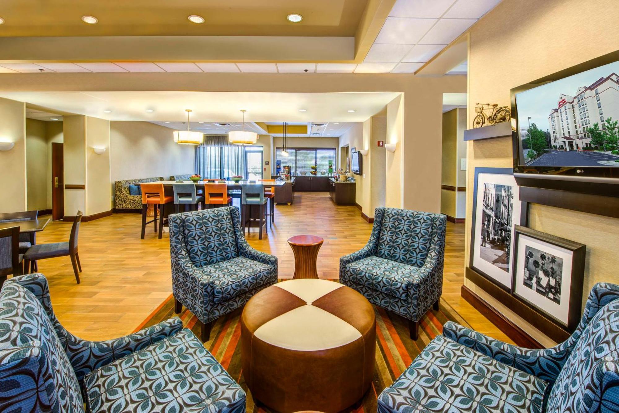 Hampton Inn & Suites Atlanta-Galleria Extérieur photo